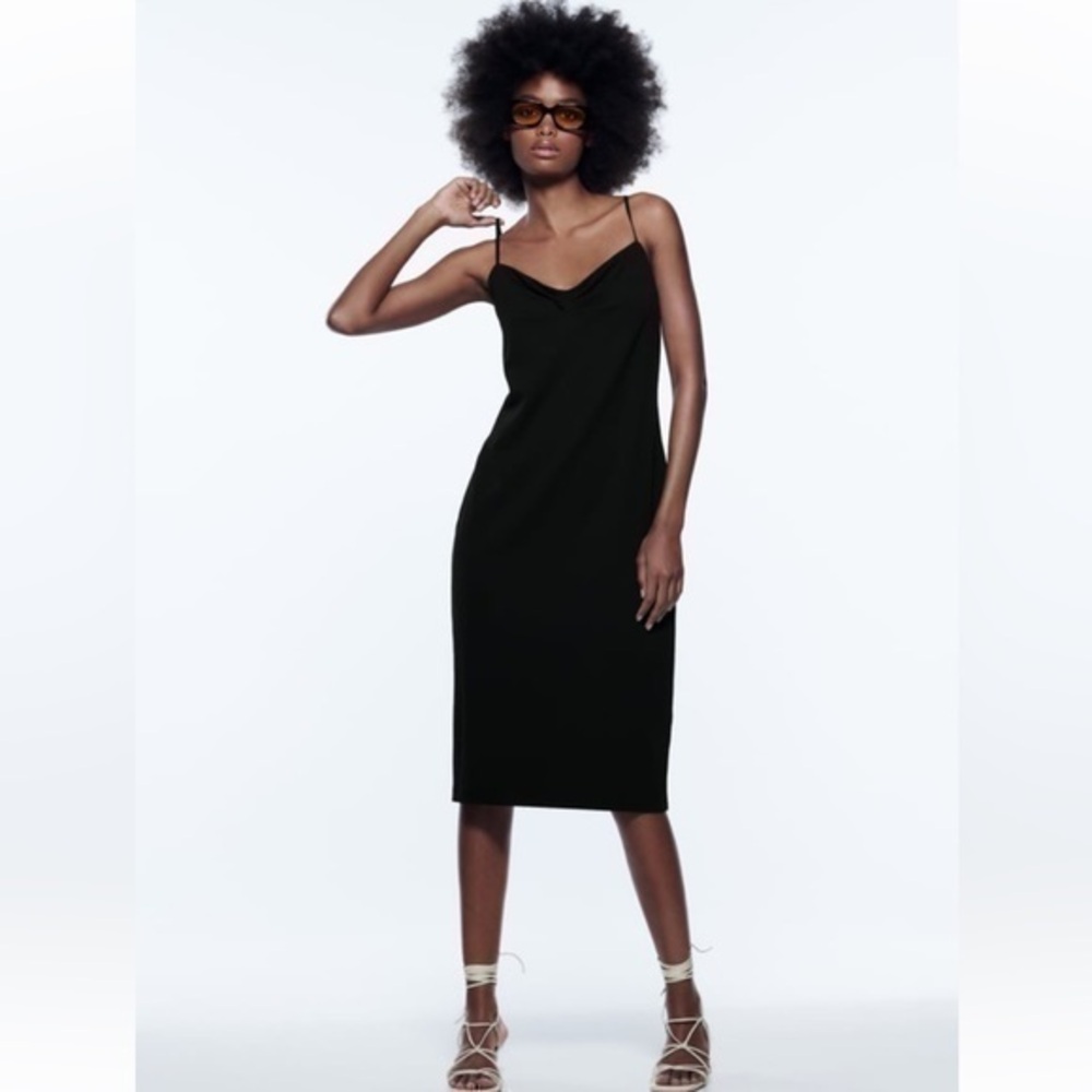 New Zara | Black Ruched MIDI Dress